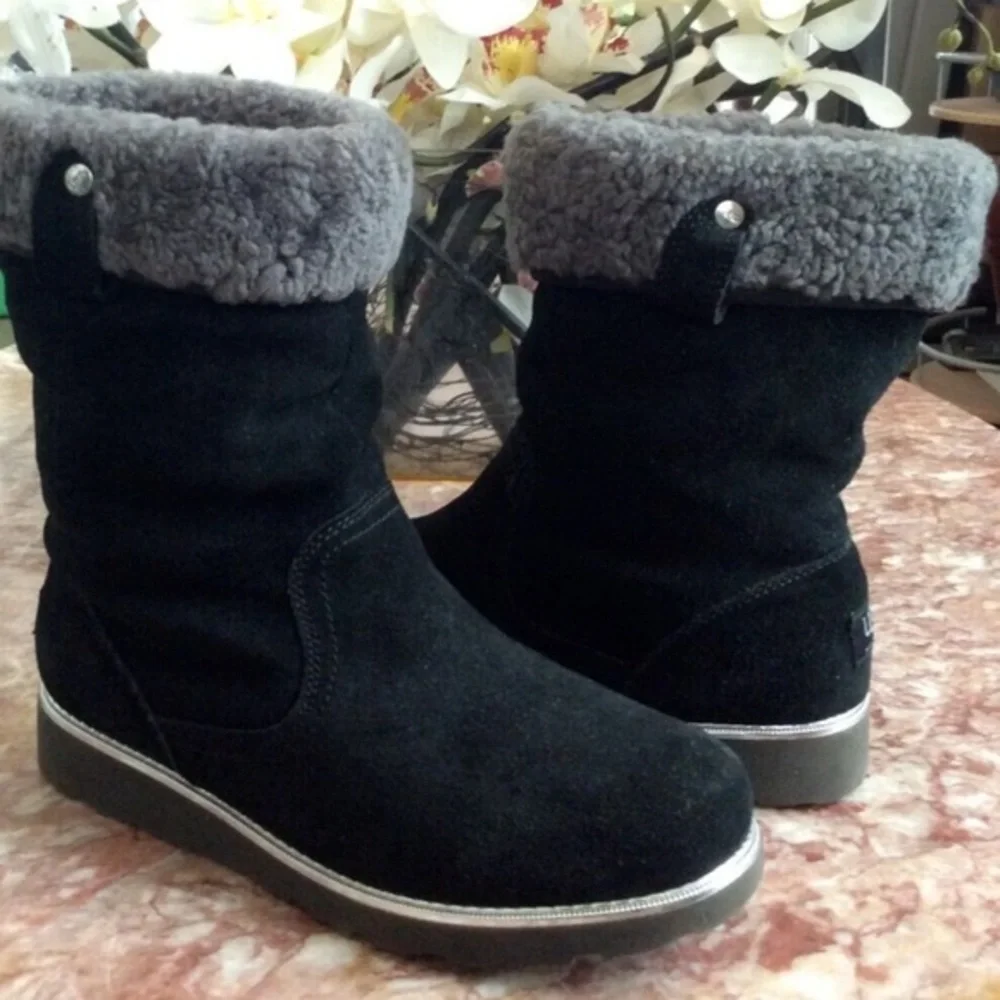 UGG Australia K Callie kids  Black  size 3 Suede Leather Boots